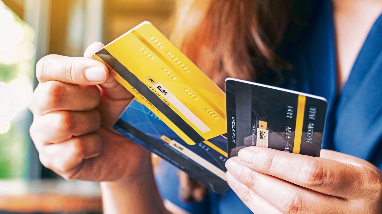 Metal vs. Plastic Credit Cards: Which one fits your wallet and lifestyle? Metal vs. Plastic Credit Cards: Which one fits your wallet and lifestyle?