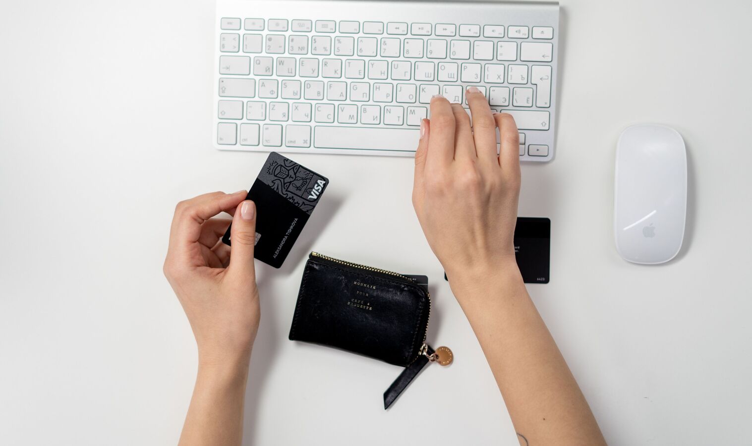 5 popular premium credit cards you can explore—Key features explained 5 popular premium credit cards you can explore—Key features explained