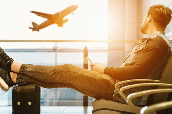 Top 8 credit cards for international travellers in 2025: Unlock exclusive perks