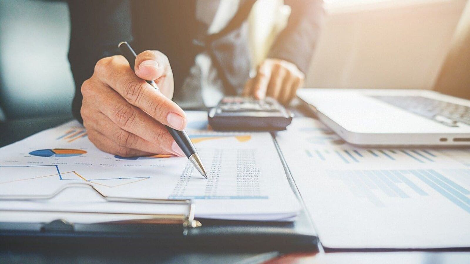 For some NRIs, capital gains from Indian mutual funds are tax-free For some NRIs, capital gains from Indian mutual funds are tax-free