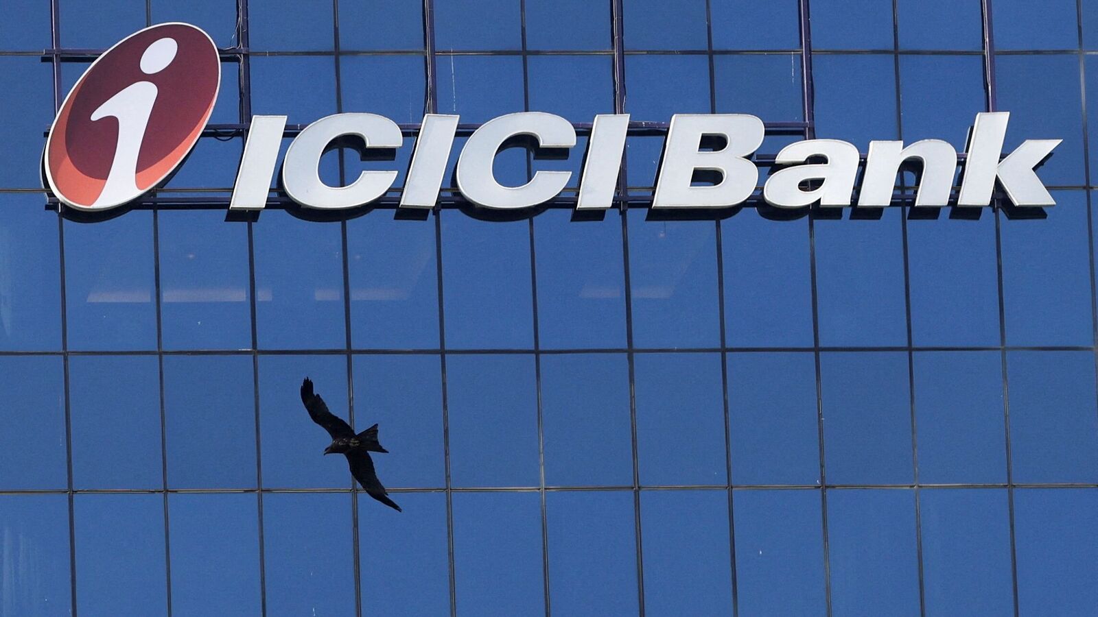 Applying for an ICICI credit card? Here’s the minimum credit score you’ll need