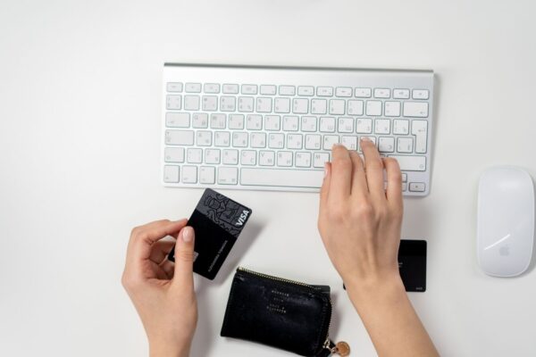 Credit card delinquencies hit ₹33,886 crore: 5 simple habits to avoid falling into debt trap