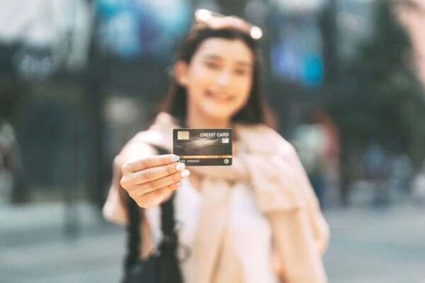 Is this wise to use credit card for rental payment? Key points explained
