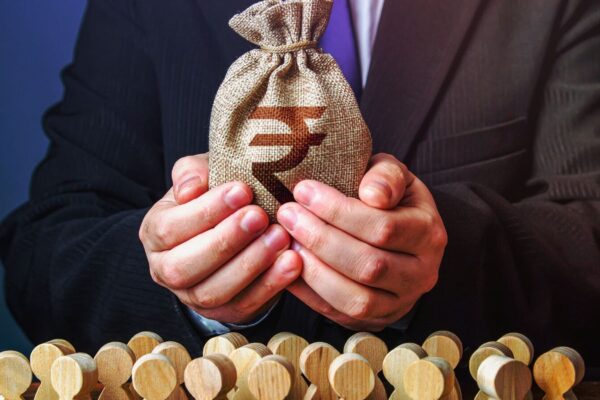 How a personal loan EMI calculator helps you avoid missed payments