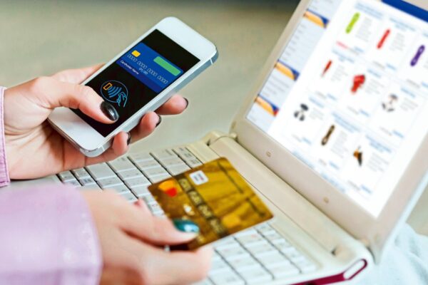 Can a virtual credit card help build your credit score? Here’s the truth
