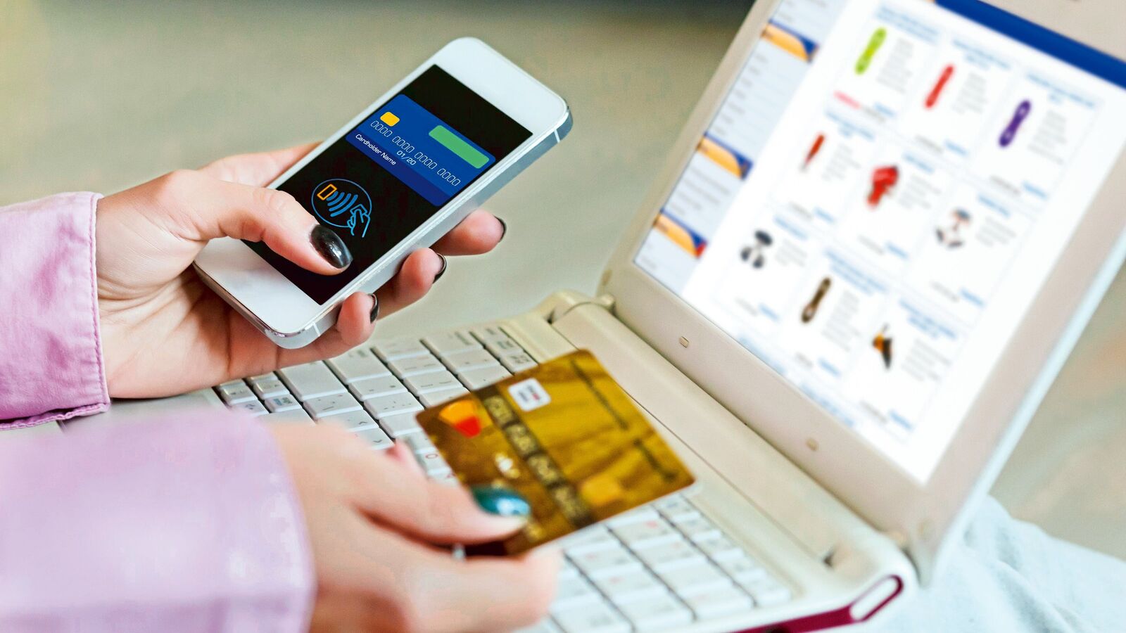 Can a virtual credit card help build your credit score? Here’s the truth