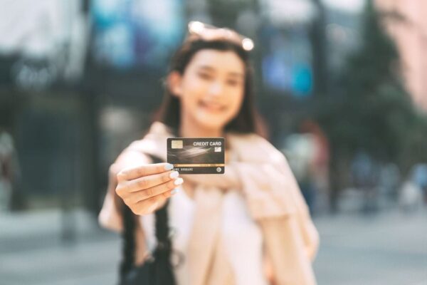 How to manage multiple credit cards without hurting your credit score
