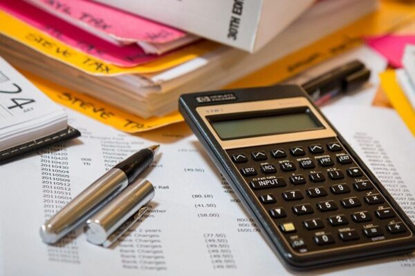 Can overseas investors remit Indian taxes without an Indian bank account?