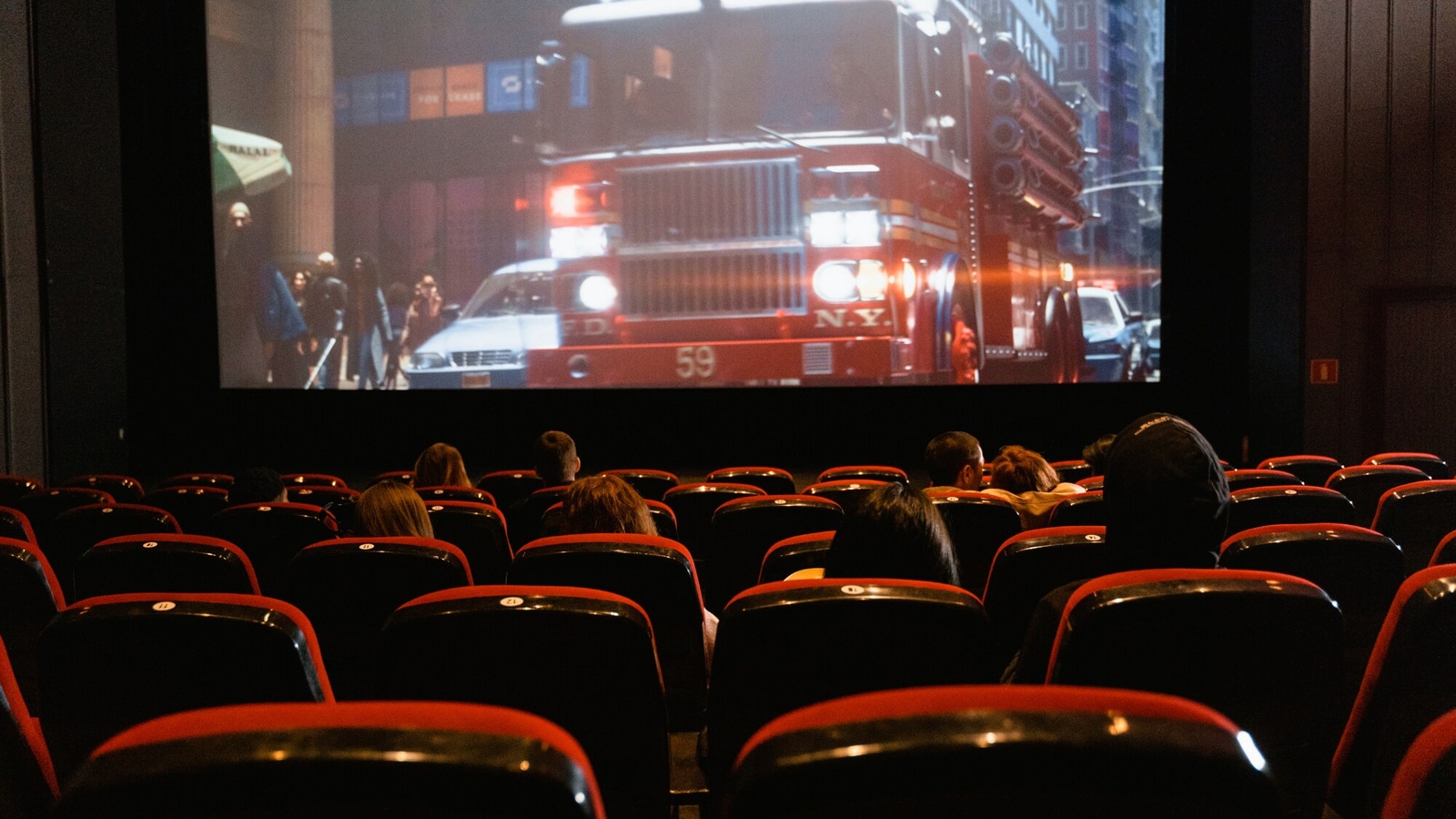 Credit Cards: THESE 5 cards provide good movie experience to movie buffs